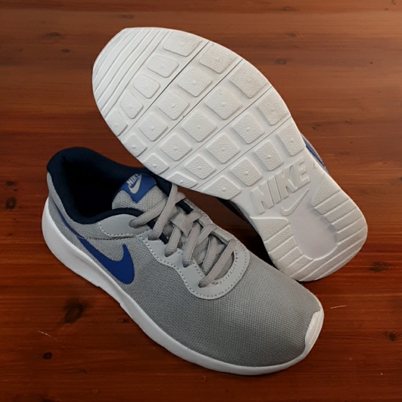 ***Sold***Nike Tanjun Running Sneaker Kids - Picture 6 of 8